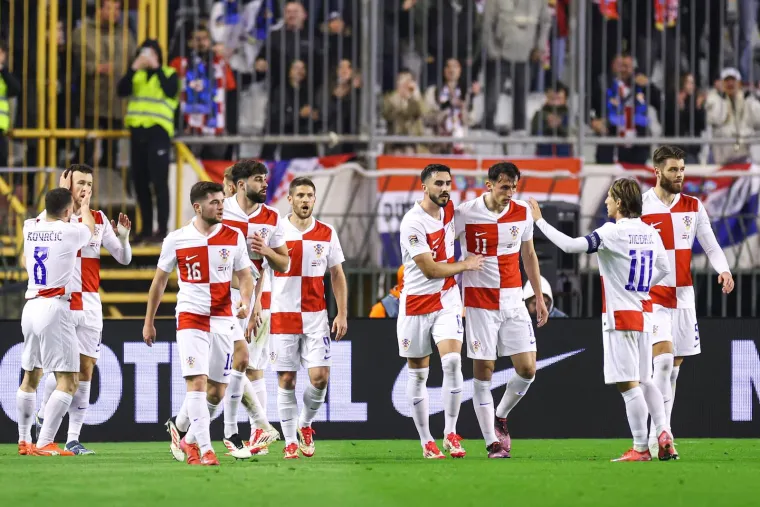 Tko se to ukazao na Poljudu: Kustić pored predsjednika UEFA-e, a pazite &scaron;to iza njih radi legenda Hajduka