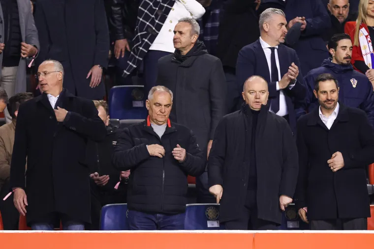Tko se to ukazao na Poljudu: Kustić pored predsjednika UEFA-e, a pazite &scaron;to iza njih radi legenda Hajduka