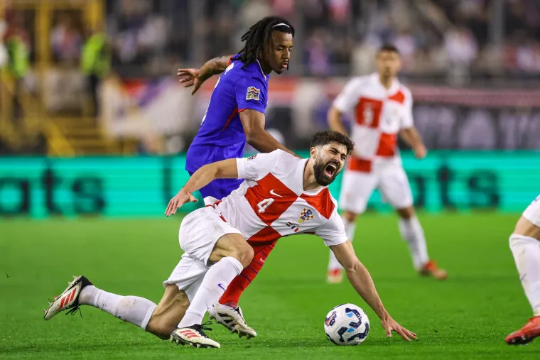 Tko se to ukazao na Poljudu: Kustić pored predsjednika UEFA-e, a pazite &scaron;to iza njih radi legenda Hajduka