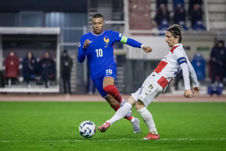 Trenutak u kojem su se svi u Realu hvatali za glavu! Modrić očitao bukvicu Mbappéu: 'Nećeš, Kyliane!'