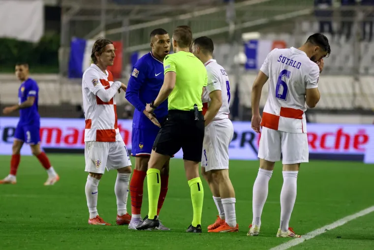 Luka je jasno pokazao sucu da je Mbappé imao namjeru simulirati...