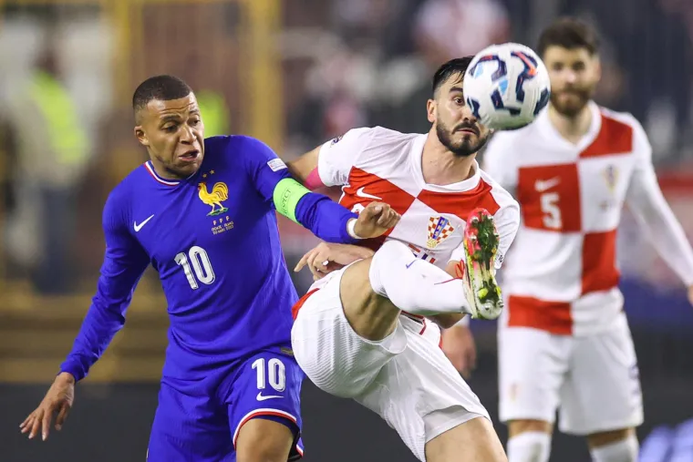 Stalna borba Mbapp&eacute;a s na&scaron;im stoperima.