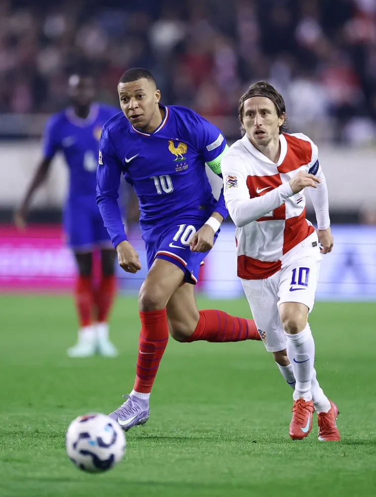 Trenutak u kojem su se svi u Realu hvatali za glavu! Modrić očitao bukvicu Mbapp&eacute;u: 'Neće&scaron;, Kyliane!'