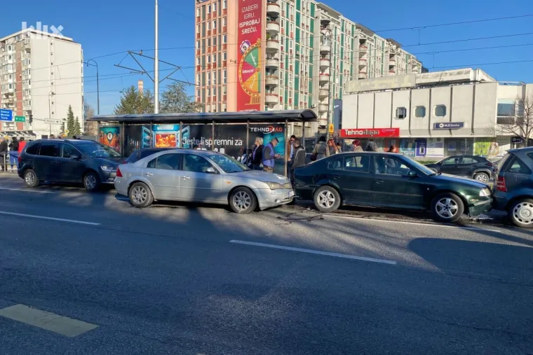 Lančani sudar čak 10 automobila! Ima ozlijeđenih, prizor je nevjerojatan