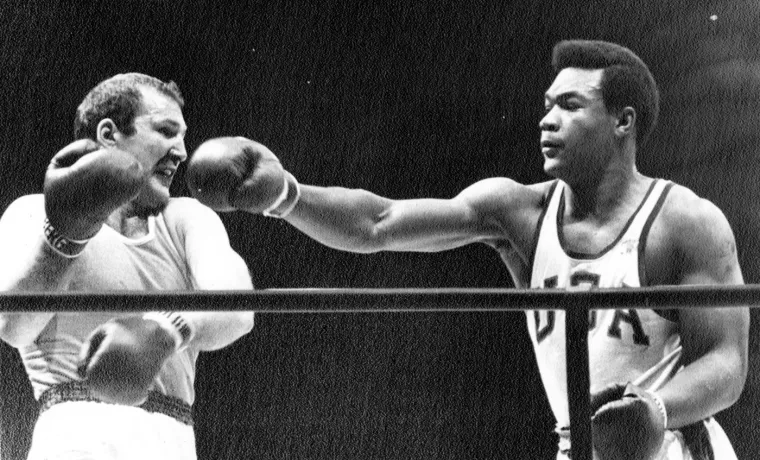 Foreman u finalu OI 1968. u gradu Meksiku. U drugoj je rundi prekidom pobijedio boksača iz Sovjetskog saveza Jonasa Čepulisa. Ovo je taj meč. 