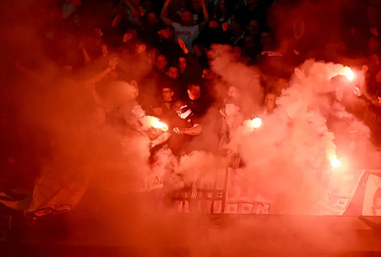 Show hrvatskih navijača: Oduševili bakljadom i porukom za našeg Jean-Michel Nicoliera