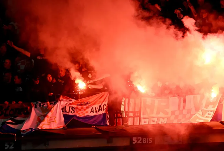 Show hrvatskih navijača: Oduševili bakljadom i porukom za našeg Jean-Michel Nicoliera