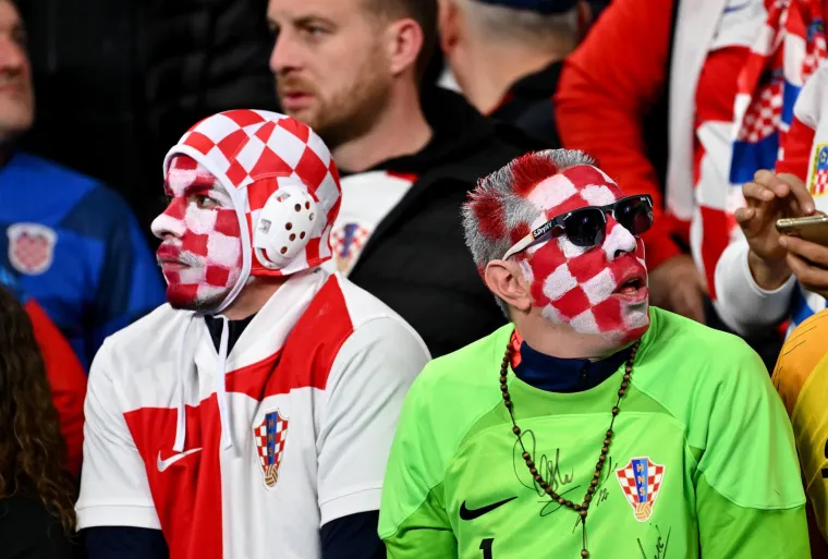 Show hrvatskih navijača: Oduševili bakljadom i porukom za našeg Jean-Michel Nicoliera