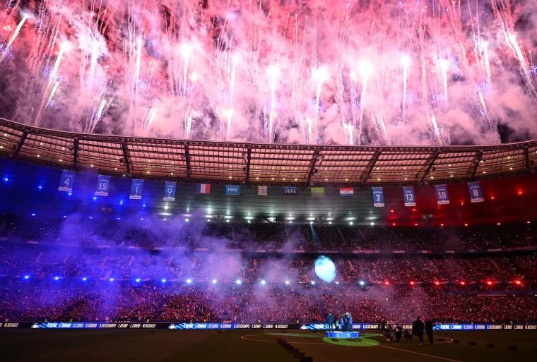 Show hrvatskih navijača: Oduševili bakljadom i porukom za našeg Jean-Michel Nicoliera