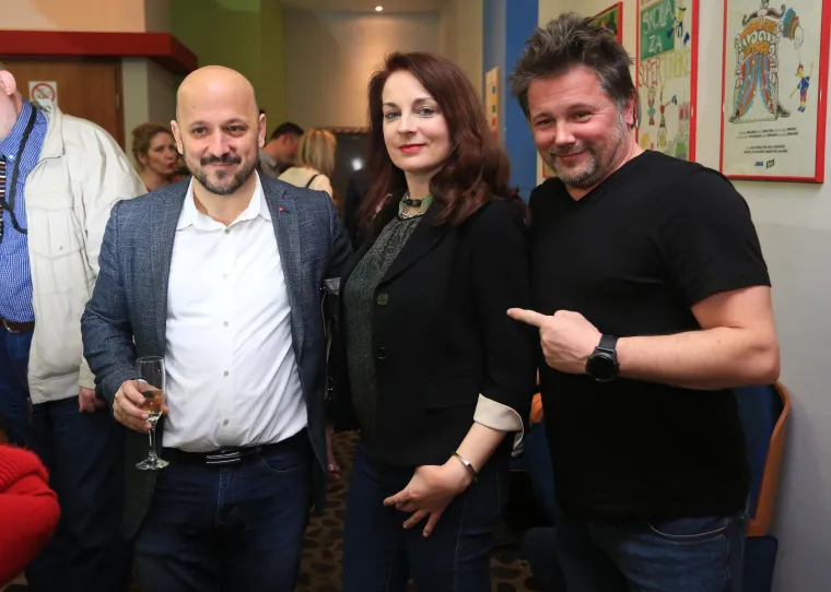 Svoje znanje uspješno primjenjuje u brojnim projektima, radeći kao redateljica u nekoliko kazališta, a uz to je režirala i animirane filmove. 