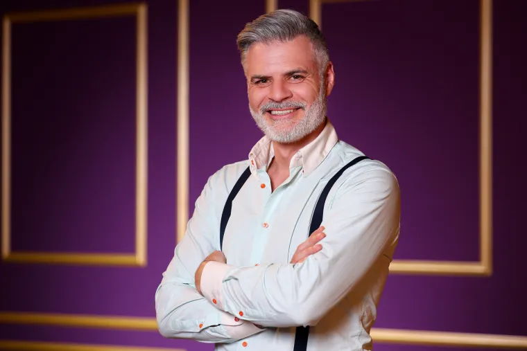 Vlasnik kafića, model i strastveni putnik Hrvoje ulazi u petu sezonu sociolo&scaron;kog eksperimenta 'Brak na prvu' kako bi prona&scaron;ao partnericu s kojom će dijeliti nova iskustva.