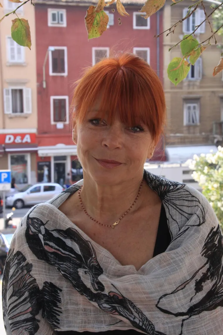 Najduži brak imala je s doktorom Miloradom Mešterovićem, s kojim je bila u braku od 1981. do njegove smrti 2018. godine. Nakon što je izgubila ljubav svog života, Neda se jako teško nosila s gubitkom.