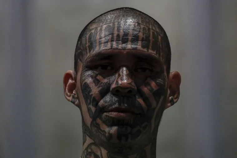 Vlasti su te zatvorenike opisale kao &quot;najgore od najgorih&quot; i navele da su iza rešetaka smjestile masovne ubojice, dilere te vođe bandi poput MS-13 i Barrio 18.