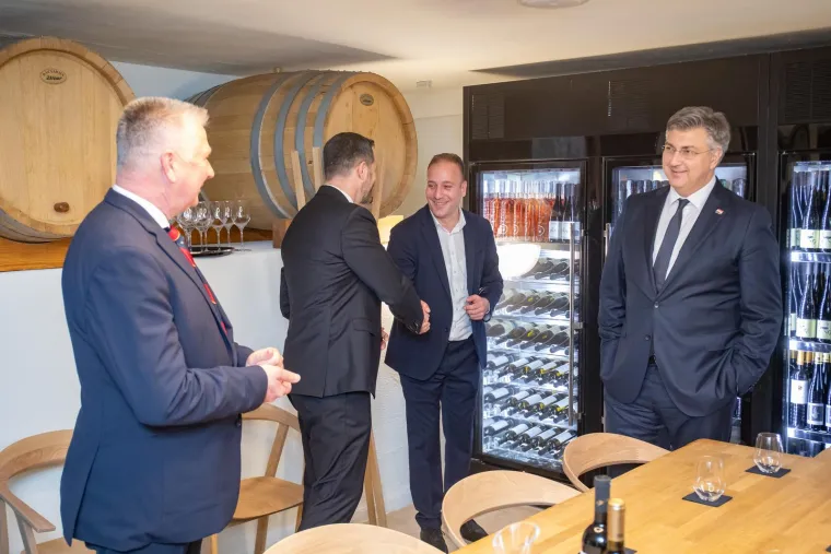 Plenković je sudjelovao i na otvorenju novoobnovljene Vile Čingrija.