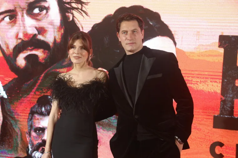 Tamara je u sretnom braku sa srpskim glumcem Petrom Benčinom (40), s kojim je u vezi od 2011. godine. 