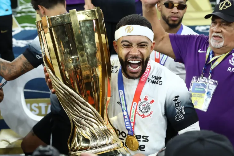 Depay je stigao kao slobodan igrač u rujnu prošle godine nakon što mu je istekao ugovor s Atleticom. Inkasirat će 760 tisuća eura samo od ovog trofeja. U 30 nastupa za Corinthians zabio je devet pogodaka. 