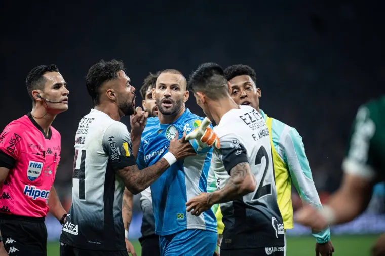 Nitko nije bio po&scaron;teđen u velikom derbiju. Sudac Delgado imao je nevjerojatno težak zadatak.