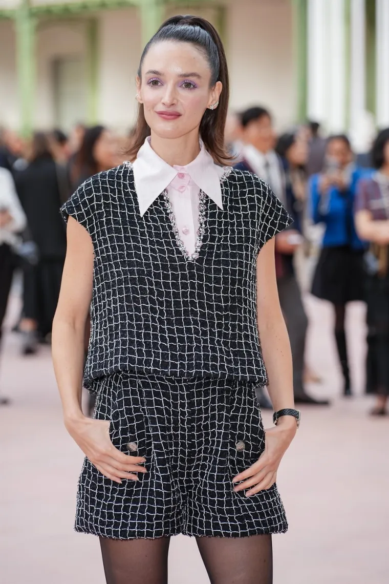 Zavodnica iz hit serije! Najbolja izdanja Charlotte Le Bon, glumice iz The White Lotusa