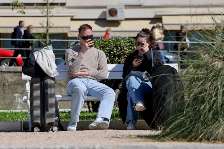 Nikada više zgodnih djevojaka na jednom mjestu: Pogledajte kako se uživalo u hrvatskom gradu