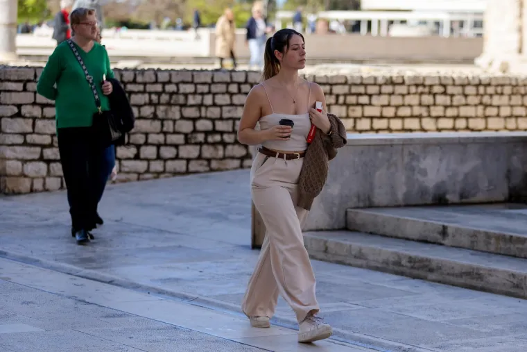Nikada vi&scaron;e zgodnih djevojaka na jednom mjestu: Pogledajte kako se uživalo u hrvatskom gradu