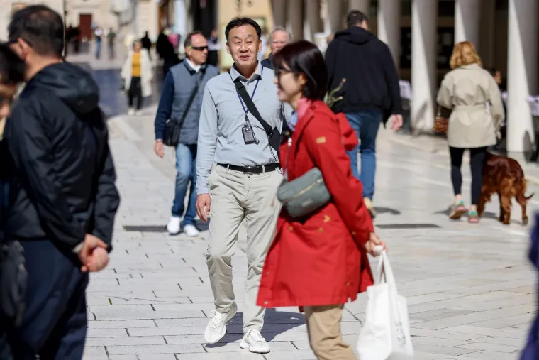 Nikada vi&scaron;e zgodnih djevojaka na jednom mjestu: Pogledajte kako se uživalo u hrvatskom gradu