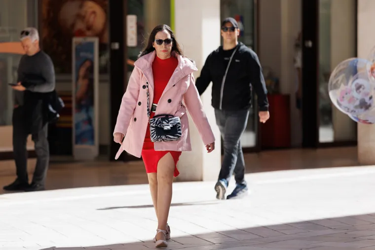 Nikada vi&scaron;e zgodnih djevojaka na jednom mjestu: Pogledajte kako se uživalo u hrvatskom gradu