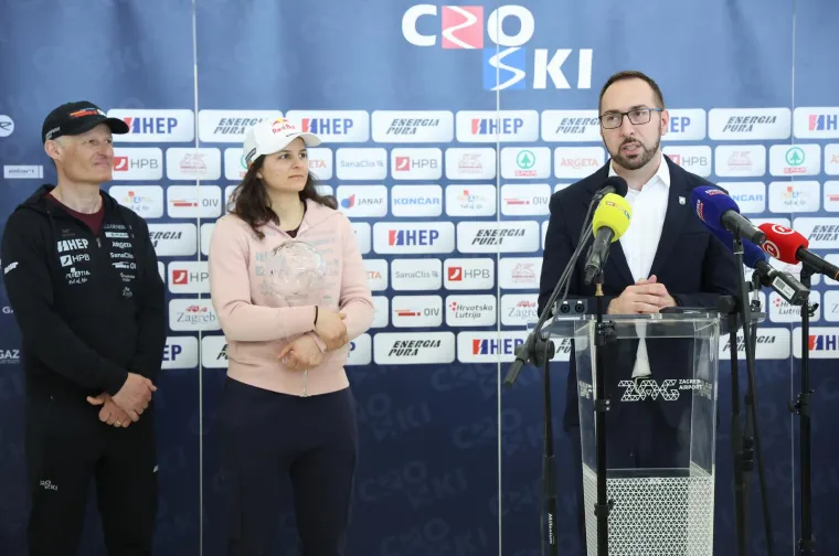 Gradonačelnik Tomašević je novu hrvatsku sportsku heroinu pozdravio riječima:

&quot;Iskrene čestitke. Ponos ste Grada Zagreba. Ovdje smo da vam čestitamo na uspjehu koji je samo vaš. Znam da ste trenirali na Zelenom spustu, a mi ćemo omogućiti da se vratite na Crveni spust. Čestitke svima u savezu.&quot;
