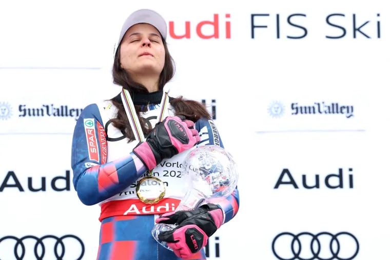 Ljutić je bodove osvajala na devet od deset utrka u ovoj sezoni, u kojoj je ostvarila tri pobjede (Semmering, Kranjska Gora, Courchevel) i jednom bila druga (Sestriere) te je osvojila 541 bod, 32 više od Austrijanke Katharine Liensberger, koja je bila peta na finalu Svjetskog kupa. Treće mjesto u slalomskom redoslijedu osvojila je svjetska prvakinja Švicarka Camille Rast sa 49 bodova manje od Zrinke Ljutić.  

