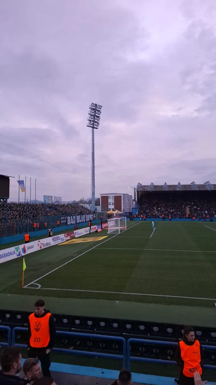 Prekid na utakmici Dinama i Varaždina ostavio sve u čudu, a misteriozne navijačice plijenile pažnju