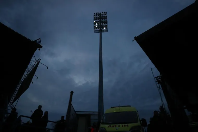 Prekid na utakmici Dinama i Varaždina ostavio sve u čudu, a misteriozne navijačice plijenile pažnju