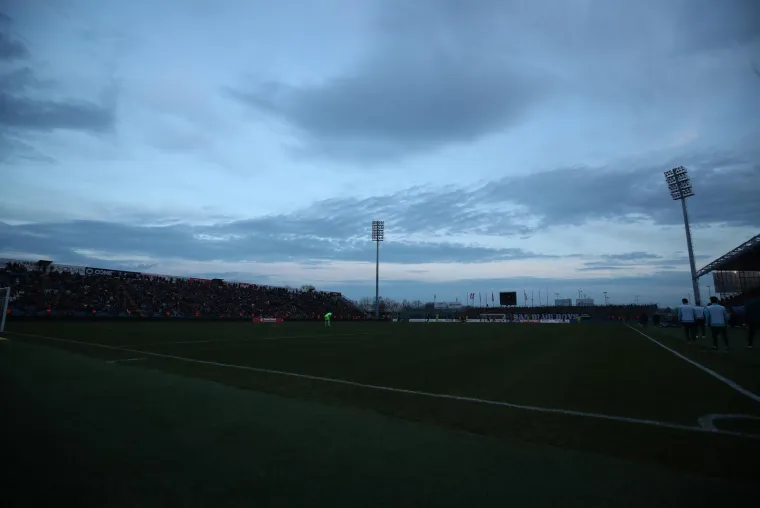 Prekid na utakmici Dinama i Varaždina ostavio sve u čudu, a misteriozne navijačice plijenile pažnju