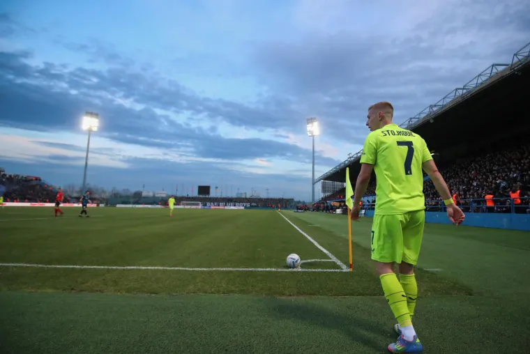 Prekid na utakmici Dinama i Varaždina ostavio sve u čudu, a misteriozne navijačice plijenile pažnju