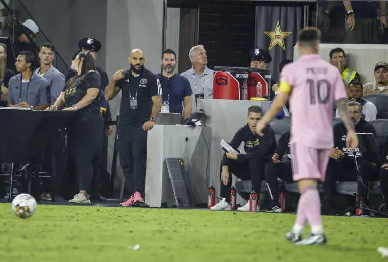 Tjelesnom čuvaru ponajboljeg nogometaša svijeta Lionela Messija Yassineu Cheuku zabranjeno je stajati uz samu liniju terena tijekom utakmica, odlučio je Major League Soccer (MLS), liga u kojoj igra aktualni Messijev klub Inter Miami.