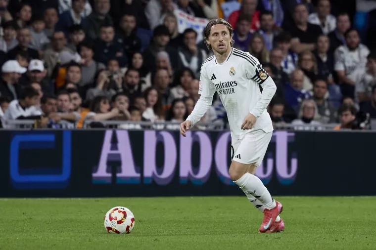 Uhvaćeni na djelu: Evo što je Modrić napravio Sučiću poslije infarktnog okršaja