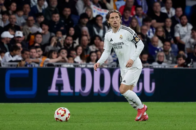 Uhvaćeni na djelu: Evo što je Modrić napravio Sučiću poslije infarktnog okršaja