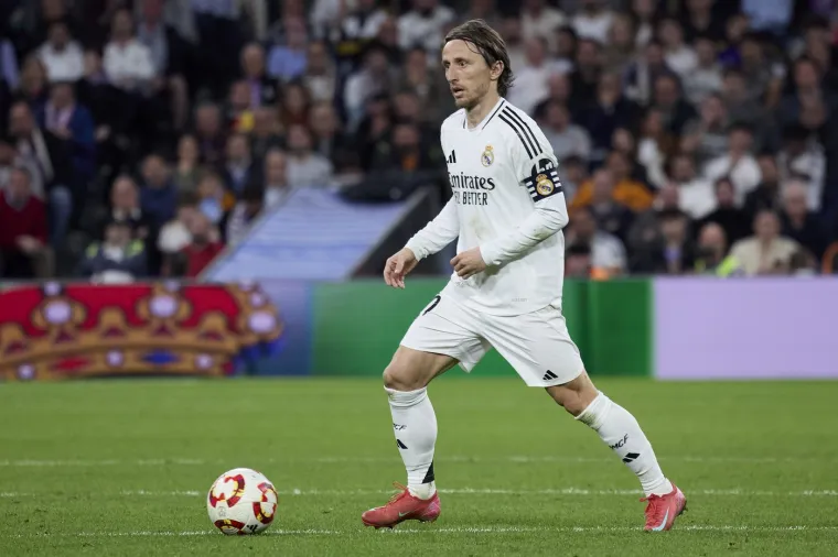 Uhvaćeni na djelu: Evo što je Modrić napravio Sučiću poslije infarktnog okršaja