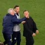 Mourinho nije izdržao. Nakon utakmice otišaje od Buruka. koji je bio u deliriju, i povukao ga jee s leđa za nos