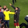 Ipak tu nije došlo do naguravnja. Poznavajući kako diše Portugalac igrači Galatasarayja samo su potjerali Mourinha da se ohladi u svlačionici.