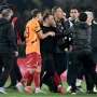 Potpuni kaos u Turskoj: Mourinho udario kolegu po nosu, klupa podivljala, sudac potezao crvene kao lud