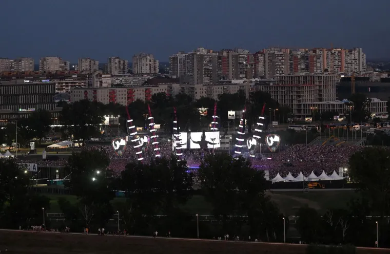 Ovako izgleda 75.000 ljudi na Hipodromu, a na Thompsona stiže njih više od 500.000!