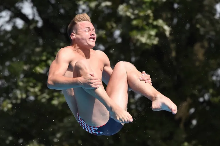 Hrvatski reprezentativac u skokovima u vodu, 18-godišnji Matej Nevešćanin, u četvrtak je ostvario povijesni rezultat plasmanom u finale natjecanja za Svjetski kup u meksičkoj Guadalajari, u disciplini skokova s daske (3m).
