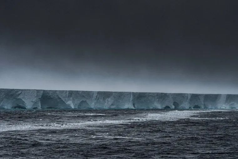 Grdosija putuje oceanom: Omela je brodove, sada prijeti pingvinima i cijelom planetu