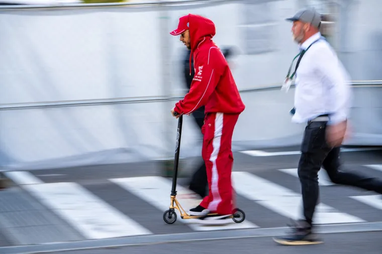 Tamo su obojica vozača, Hamilton i Leclerc, diskvalificirani zbog tehničkih propusta.