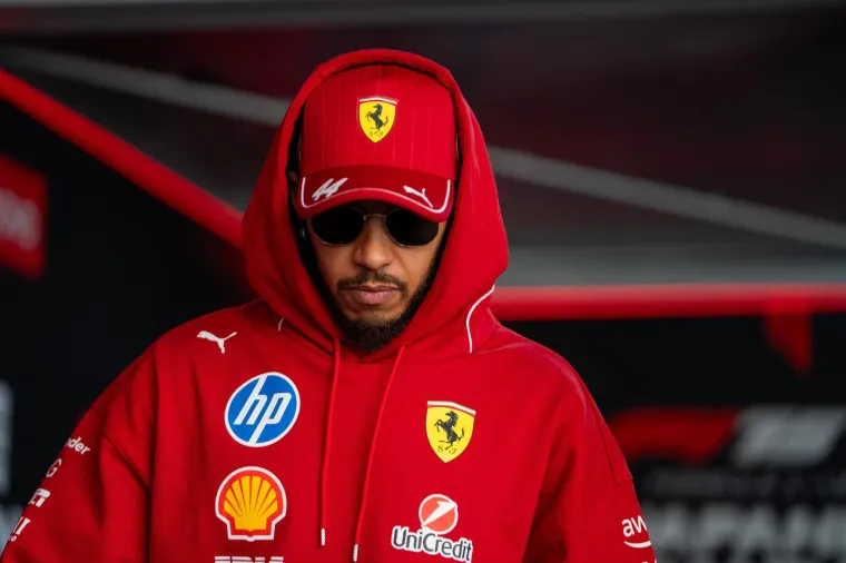 Hamilton je bio nezadovoljan osmo mjesto u kvalifikacijama, dok je Leclerc odradio sjajan posao, startajući s četvrtog mjesta.