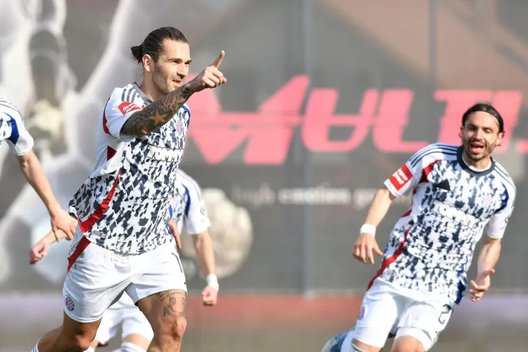 Bila je to vrlo važna pobjeda Hajduka u borbi za naslov. Igrač odluke opet je bio Marko Livaja nakon gola iz penala u trećoj minuti sudačke nadoknade prvoga poluvremena