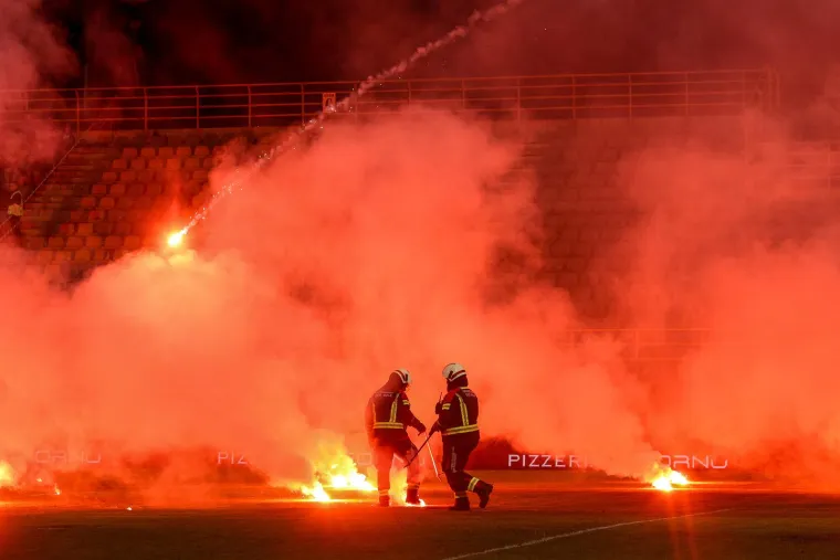 Svoje frustracije igrom na terenu iskalili su Bad Blu Boysi koji su bili sjajna podrška igračima i zapravo jedini koji su se bili na nivou
