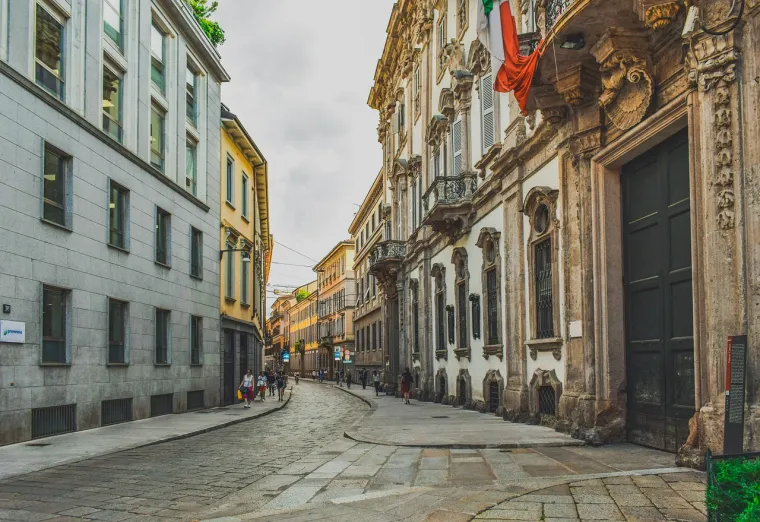 Milano (Italija) - Milano za milijun dolara nudi 52 kvadrata prostora, često unutar zgrada bogate arhitektonske i kulturne vrijednosti.

