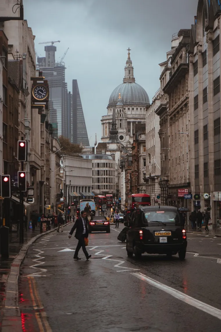 London - Za milijun dolara u Londonu može se kupiti svega 34 kvadrata, često u starijim zgradama ili na manje atraktivnim lokacijama.
