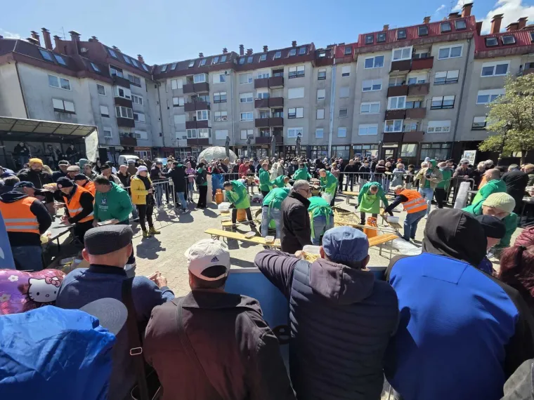 Najavio je i nove ideje: &apos;&apos;Razmišljamo o kotlovini, sarmi... Sve ovo što smo kupili koristit ćemo i dalje. Oroslavje možda je mali grad, ali radimo velike stvari. Postajemo pravi kulturni centar Zagorja..&apos;&apos;
