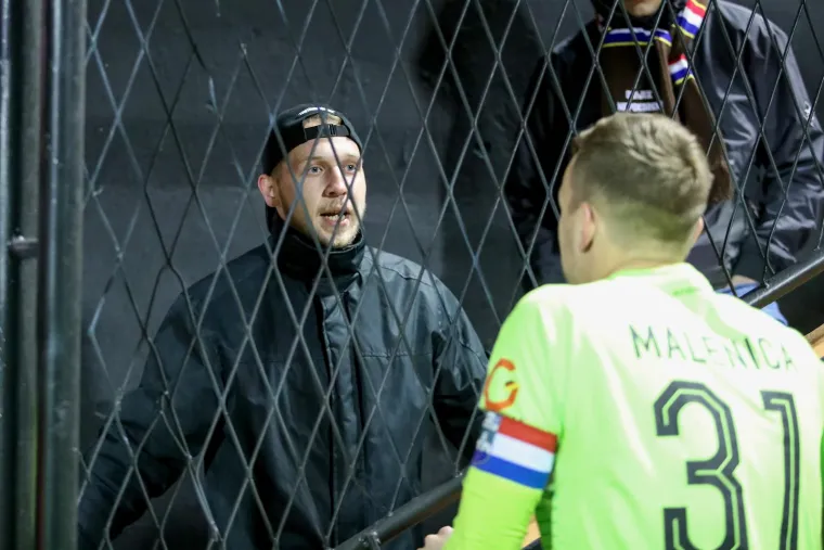Nakon dolaska novog trenera Simona Rožmana, navijači Osijeka su se nadali buđenju svoje momčadi, no umjesto toga doživjeli su novi udarac i oštro prizemljenje.